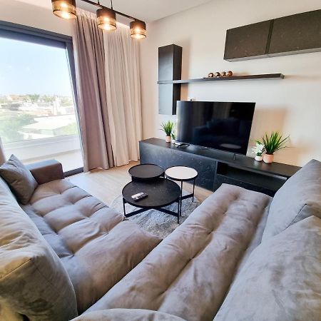 Lucky Strike Apartment Paralimni Eksteriør billede
