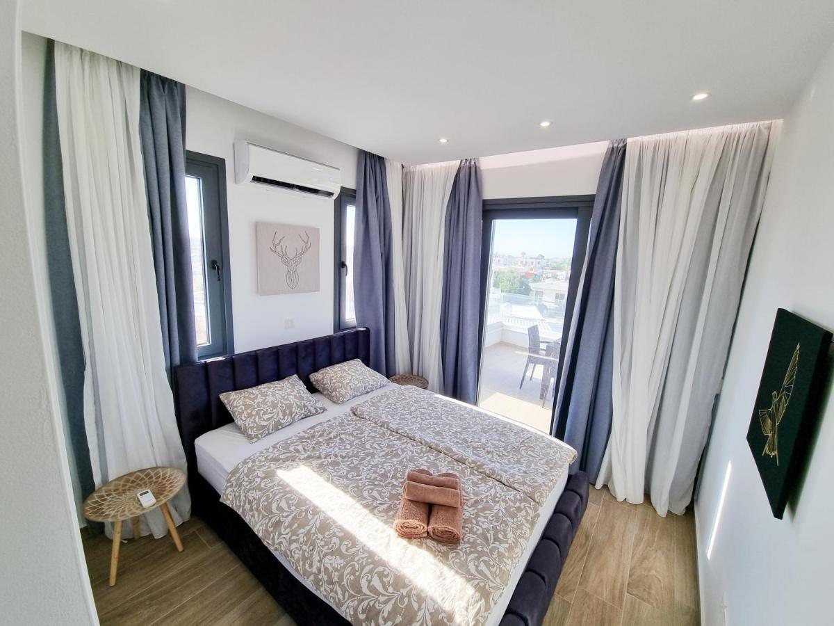 Lucky Strike Apartment Paralimni Eksteriør billede